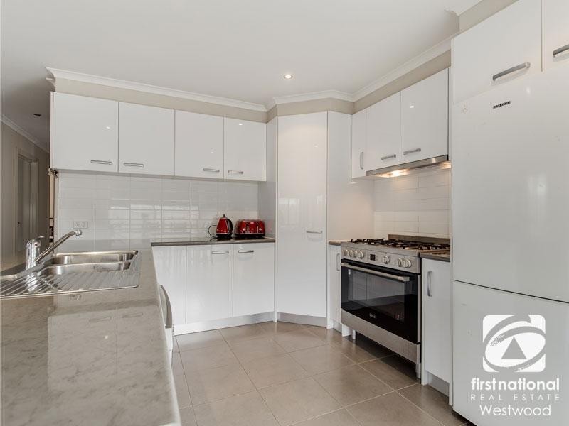 14 Morgan Crescent, Werribee VIC 3030