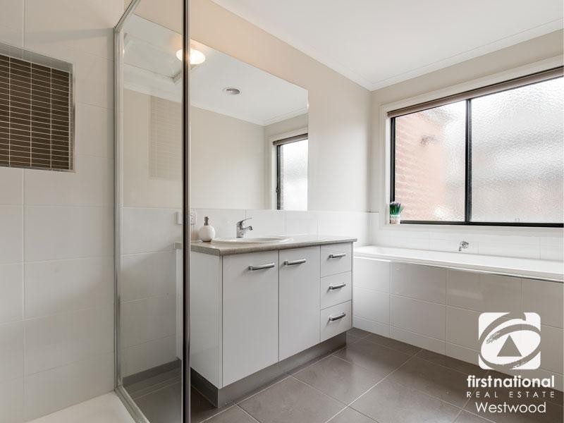 14 Morgan Crescent, Werribee VIC 3030