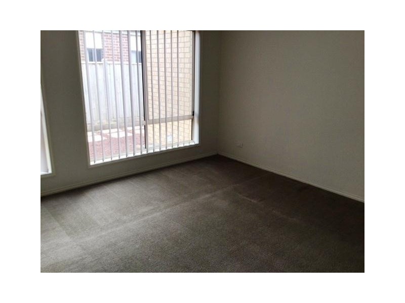 12 Woodswallow Place, Williams Landing VIC 3027