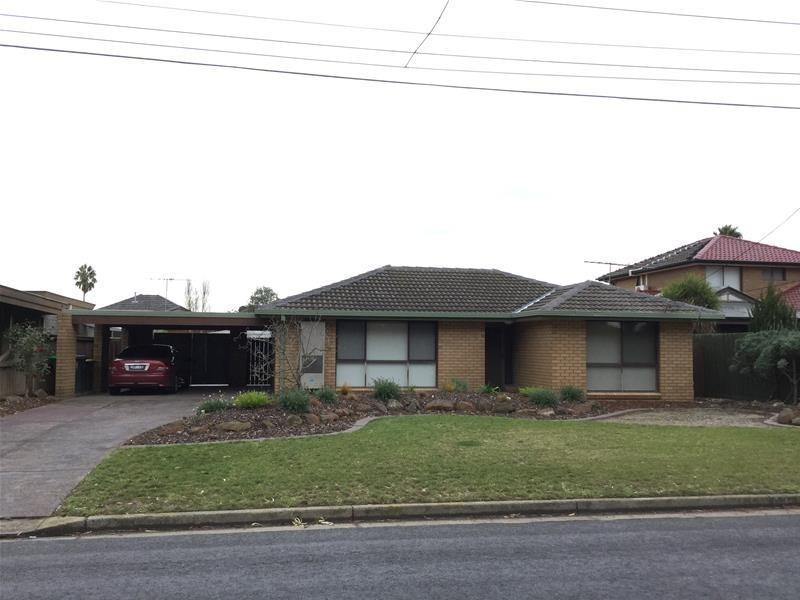 42 Golden Avenue, Werribee VIC 3030
