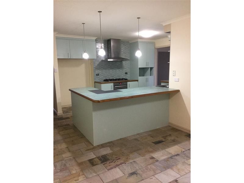 42 Golden Avenue, Werribee VIC 3030