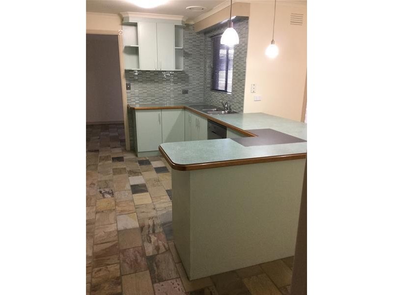 42 Golden Avenue, Werribee VIC 3030