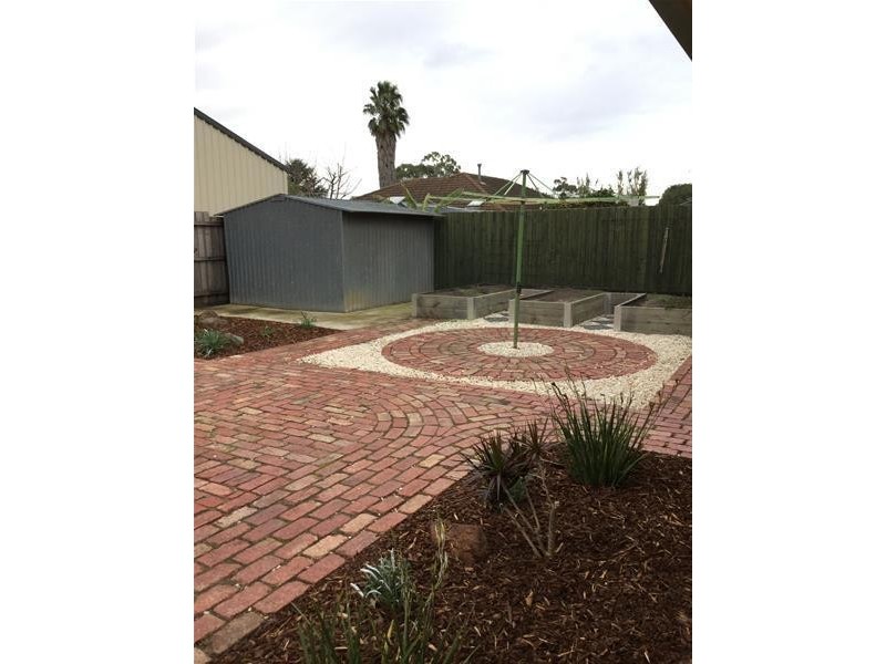 42 Golden Avenue, Werribee VIC 3030