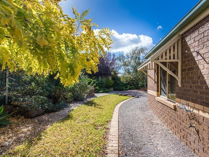 1 Clover Lane, Wyndham Vale VIC 3024