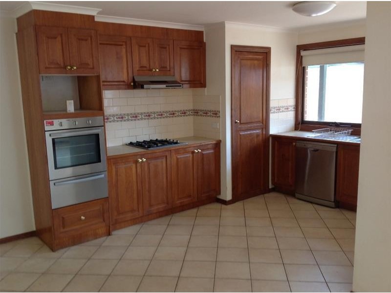 16 Chateau Close, Hoppers Crossing VIC 3029