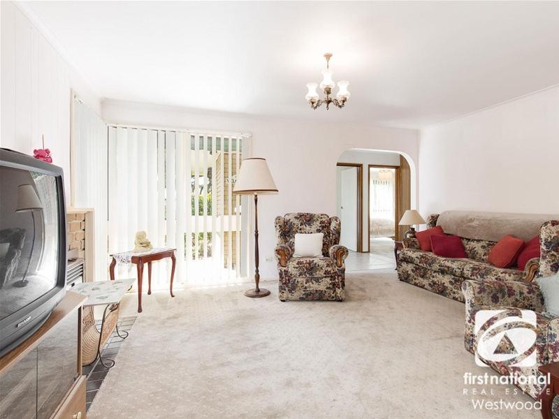 34 Strathmore Crescent, Hoppers Crossing VIC 3029