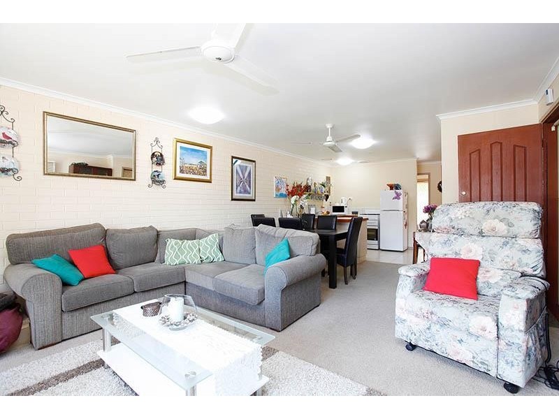 2/288 Greaves Street, Werribee VIC 3030