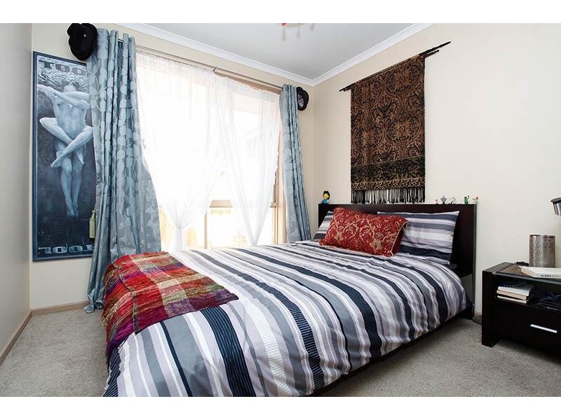 2/288 Greaves Street, Werribee VIC 3030