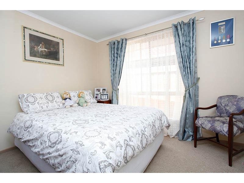 2/288 Greaves Street, Werribee VIC 3030