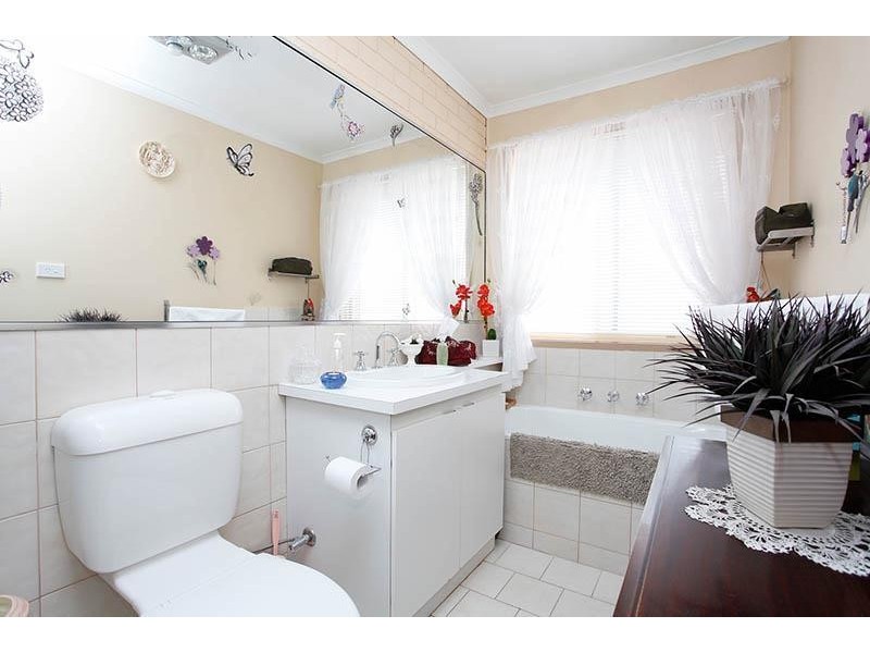 2/288 Greaves Street, Werribee VIC 3030