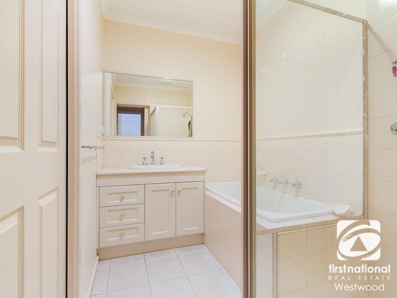 2B Wattle Avenue, Werribee VIC 3030