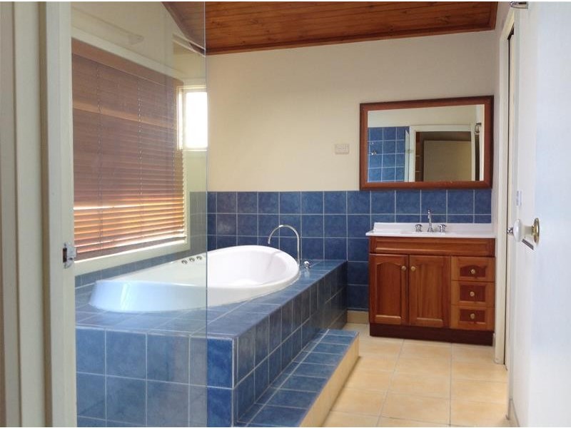 6 Llewellyn Court, Hoppers Crossing VIC 3029