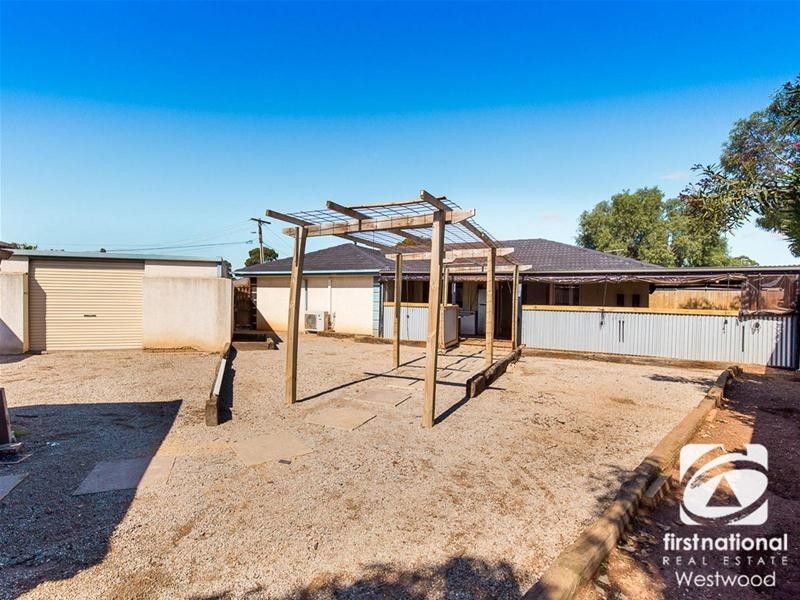 5 Loddon Court, Werribee VIC 3030