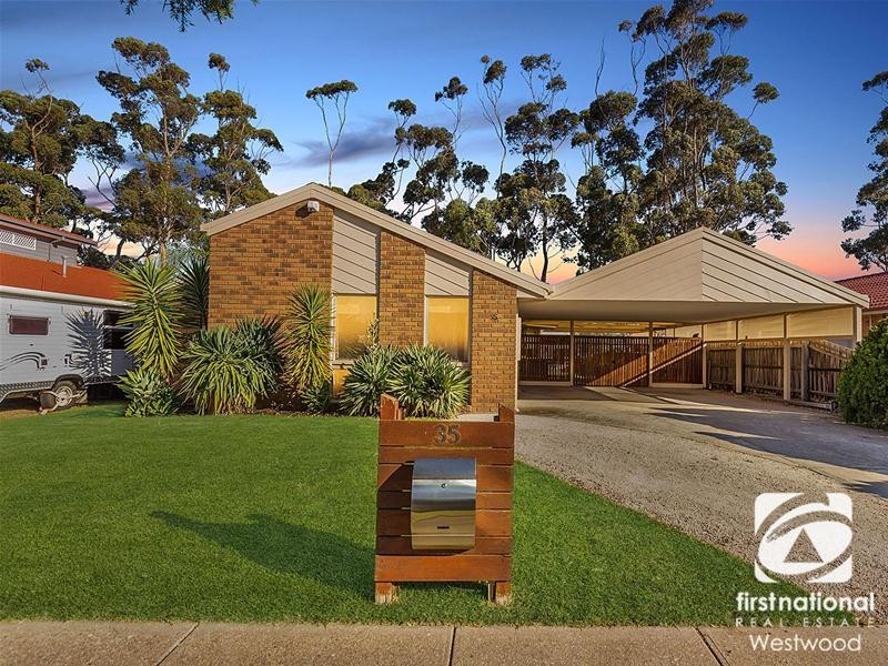 35 Flinders Crescent, Wyndham Vale VIC 3024