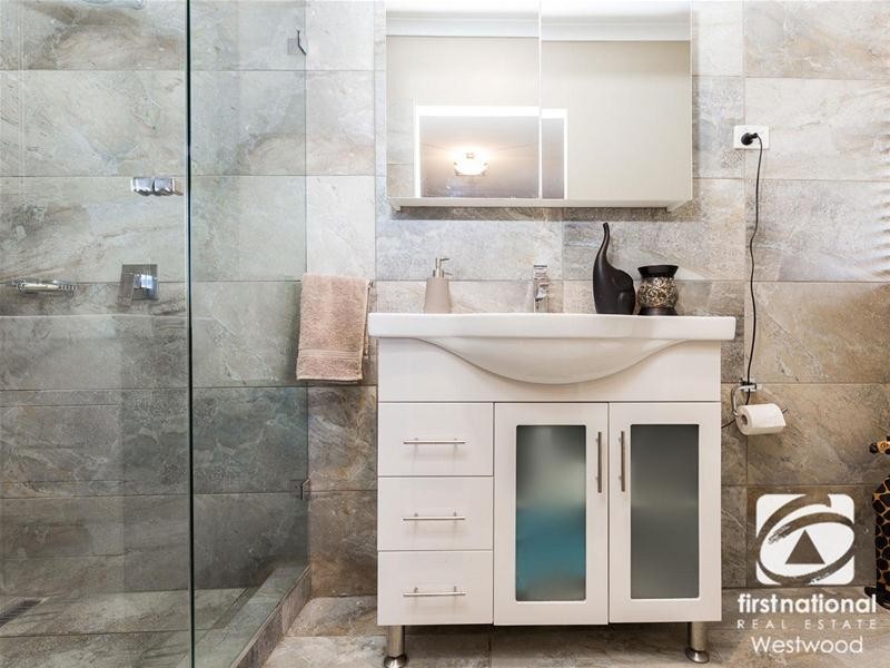 35 Flinders Crescent, Wyndham Vale VIC 3024