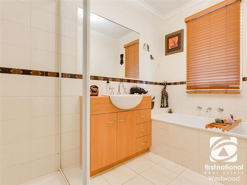 35 Flinders Crescent, Wyndham Vale VIC 3024