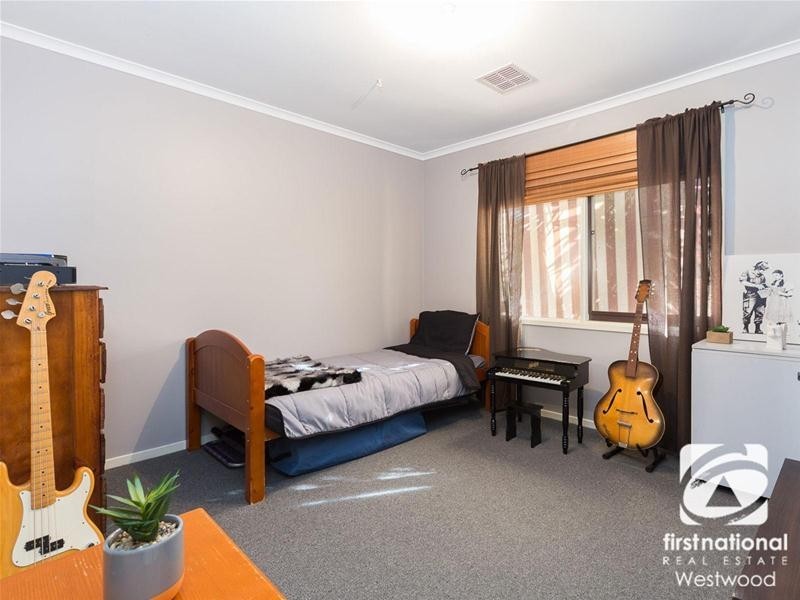 35 Flinders Crescent, Wyndham Vale VIC 3024