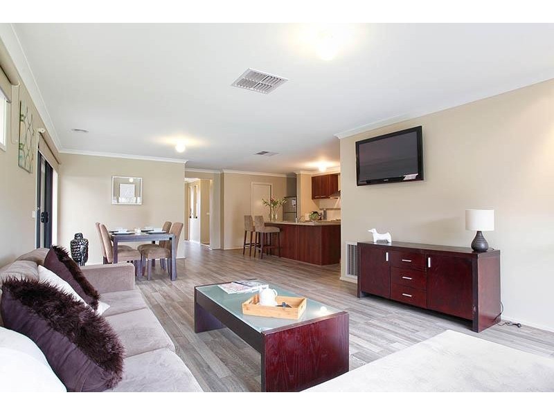 34 Kinglake Drive, Wyndham Vale VIC 3024