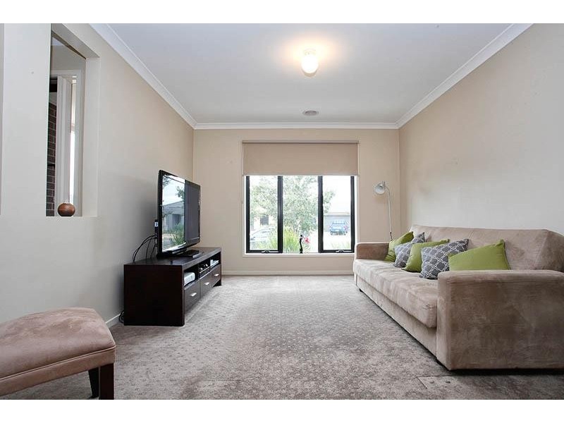 34 Kinglake Drive, Wyndham Vale VIC 3024