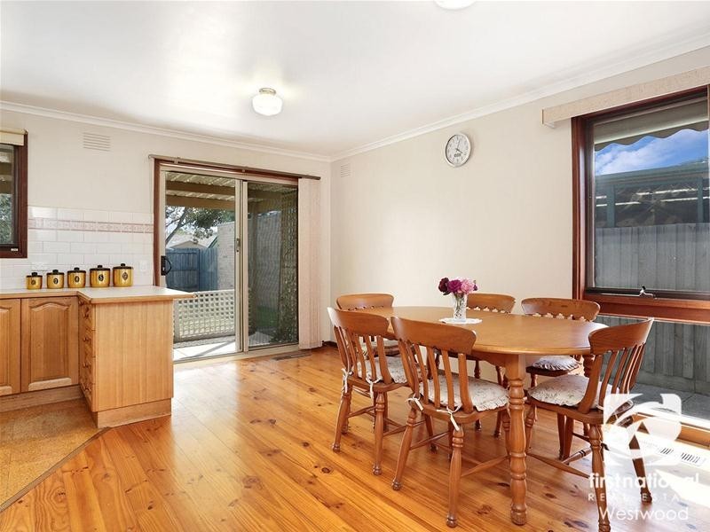 9 Quartok Avenue, Werribee VIC 3030