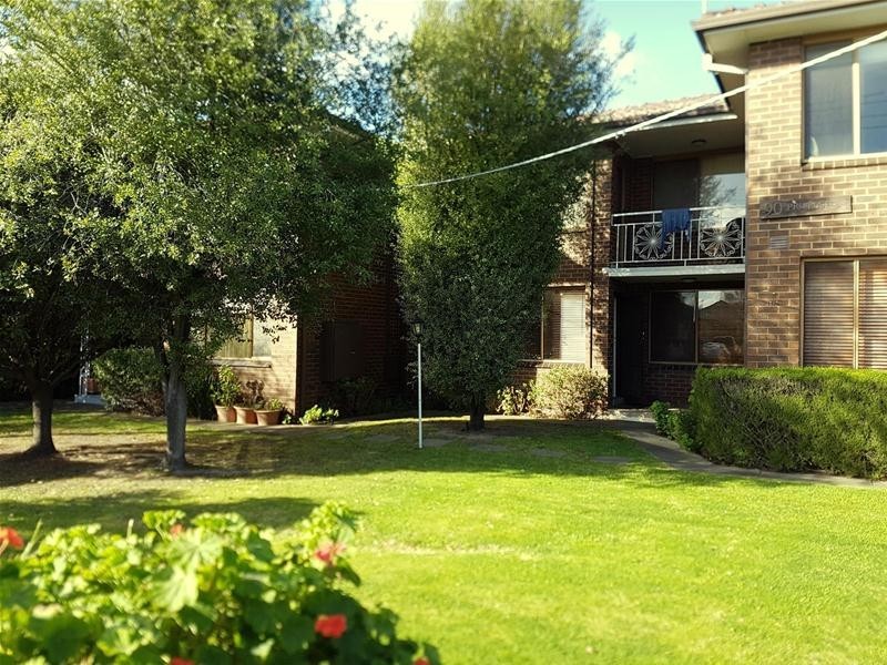 2/90 Primrose Street, Essendon VIC 3040