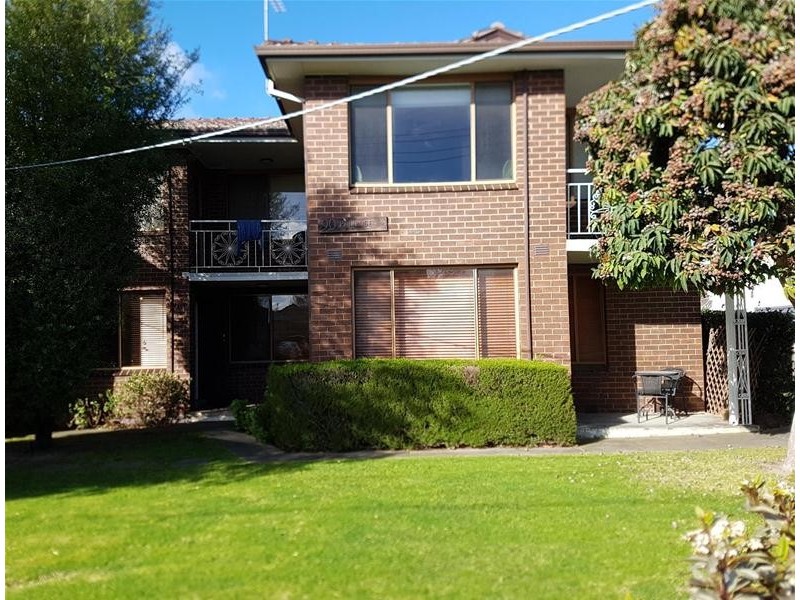 2/90 Primrose Street, Essendon VIC 3040