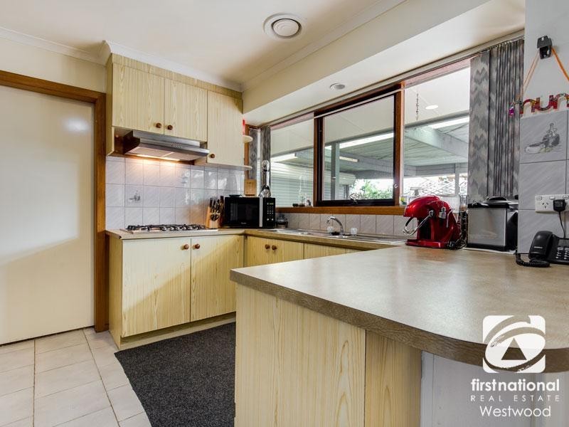 16 Strickland Avenue, Hoppers Crossing VIC 3029