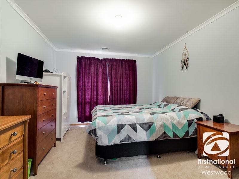 16 Strickland Avenue, Hoppers Crossing VIC 3029