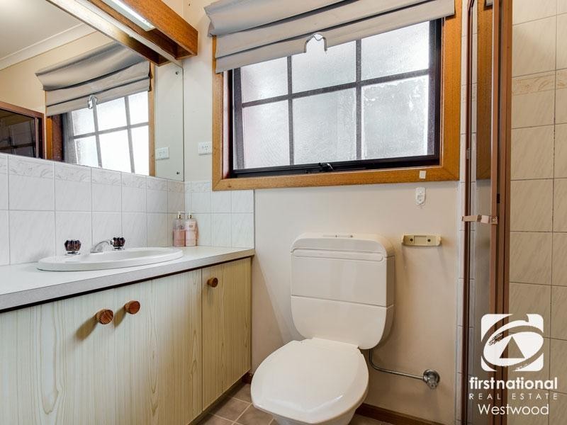 16 Strickland Avenue, Hoppers Crossing VIC 3029