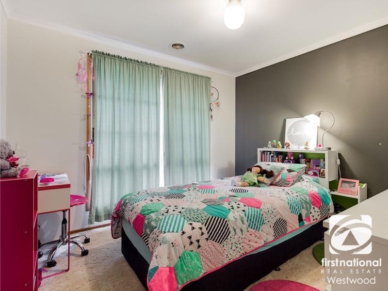 16 Strickland Avenue, Hoppers Crossing VIC 3029