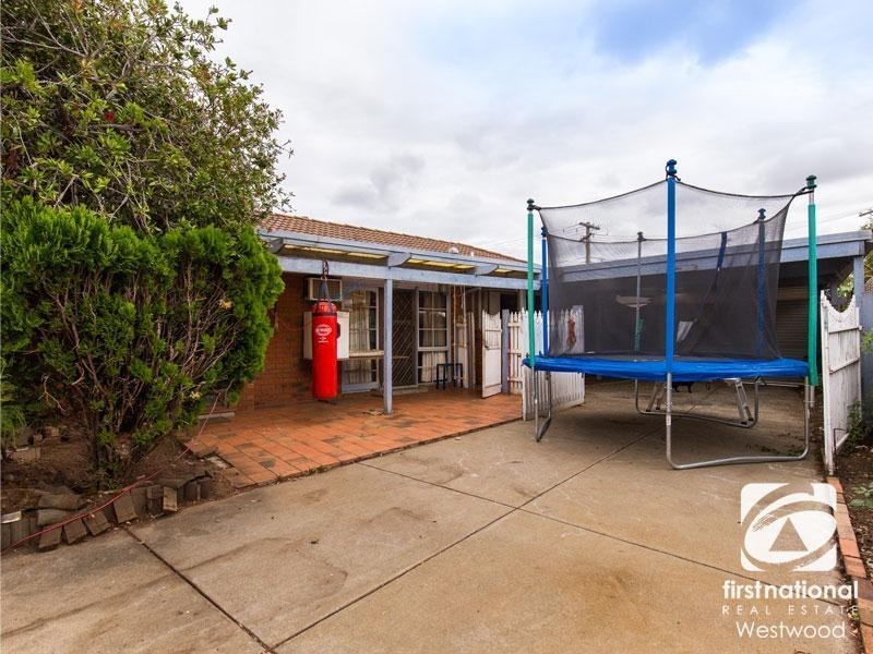 16 Strickland Avenue, Hoppers Crossing VIC 3029