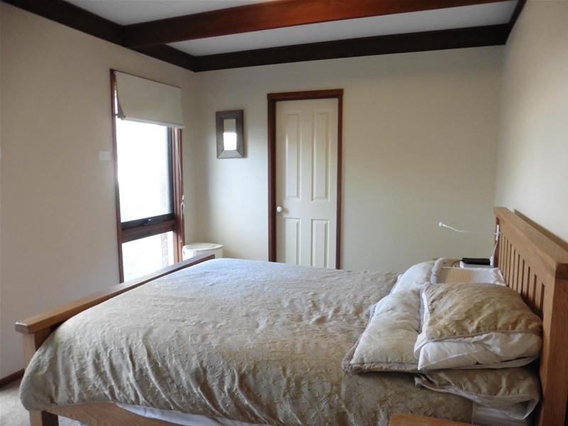 15 Greens Road, Wyndham Vale VIC 3024