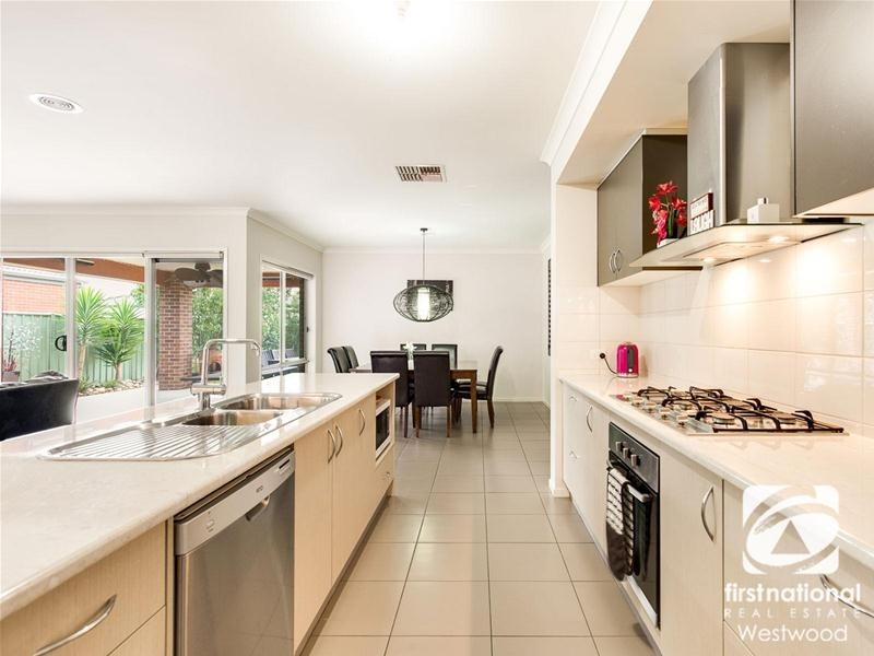 10 Narmara Mews, Wyndham Vale VIC 3024