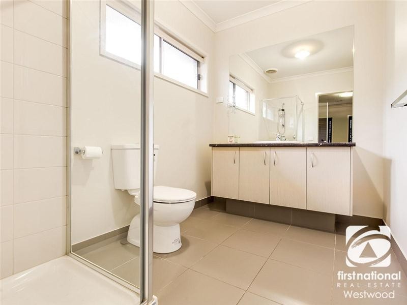 10 Narmara Mews, Wyndham Vale VIC 3024