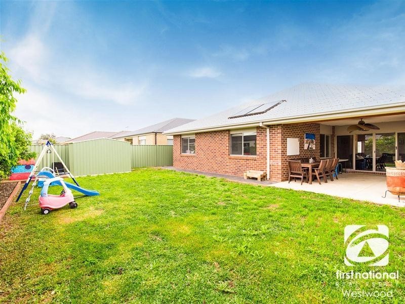 10 Narmara Mews, Wyndham Vale VIC 3024