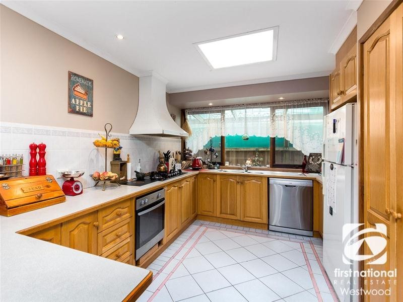 8 Nuragi Court, Werribee VIC 3030