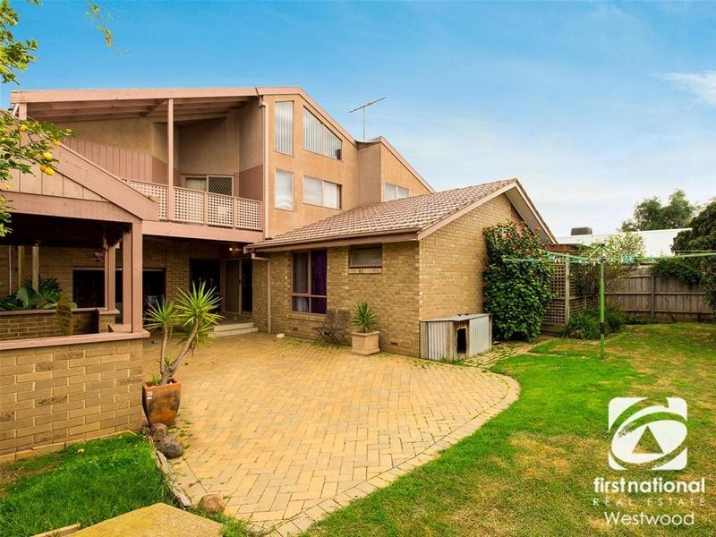 8 Nuragi Court, Werribee VIC 3030