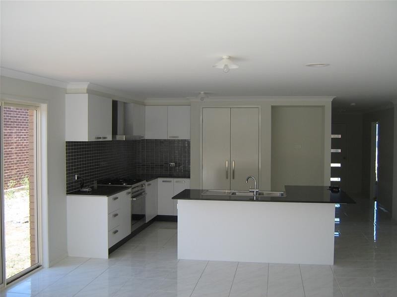 6 Murdeduke Crescent, Wyndham Vale VIC 3024