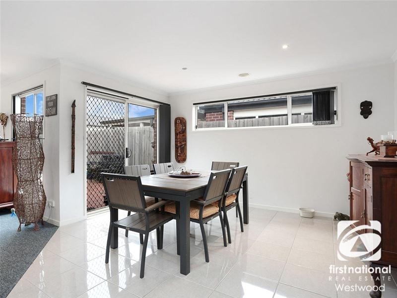 1/11 Montana Drive, Werribee VIC 3030