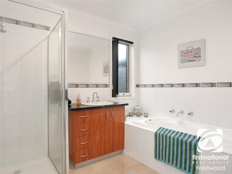 1/11 Montana Drive, Werribee VIC 3030