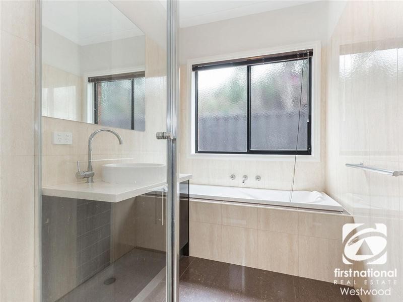 9 Peppermint Crescent, Wyndham Vale VIC 3024