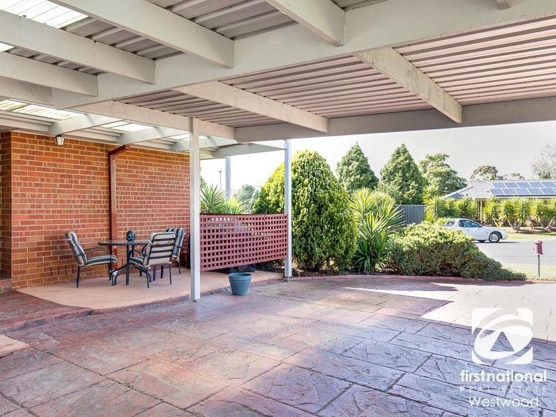 6 Presidents Court, Werribee VIC 3030