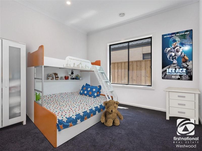 36 Fairhall Avenue, Werribee VIC 3030