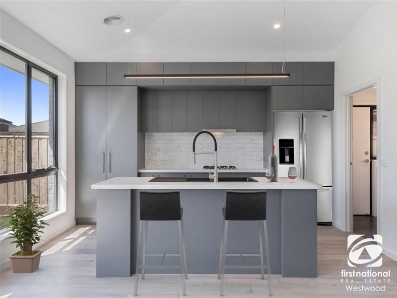 36 Fairhall Avenue, Werribee VIC 3030