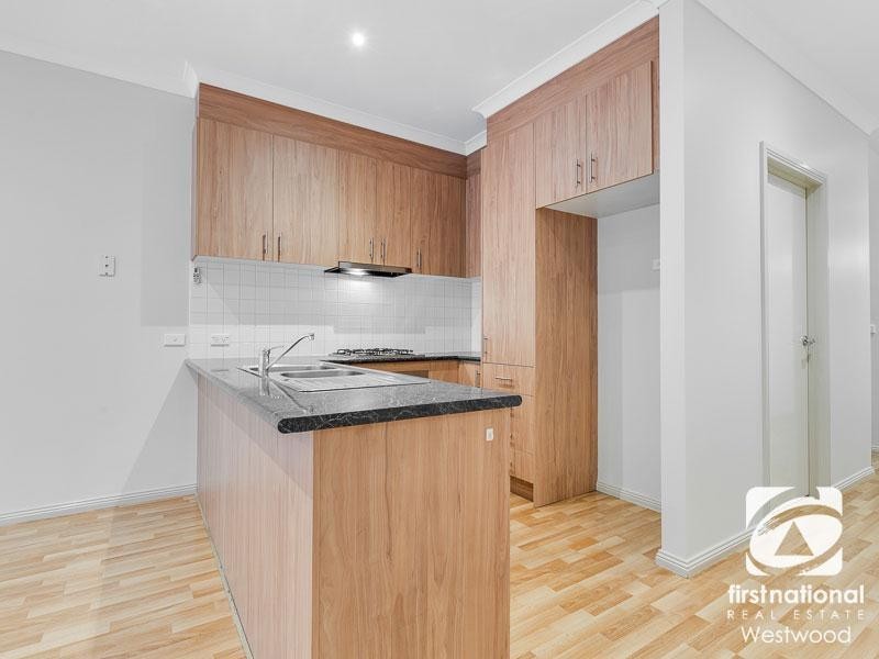 4/41 Hyde Park Terrace, Point Cook VIC 3030