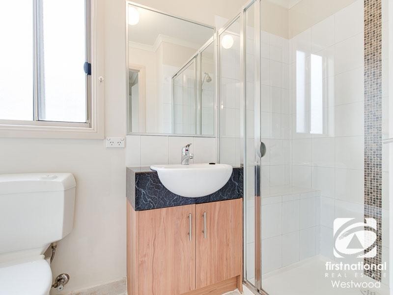 4/41 Hyde Park Terrace, Point Cook VIC 3030