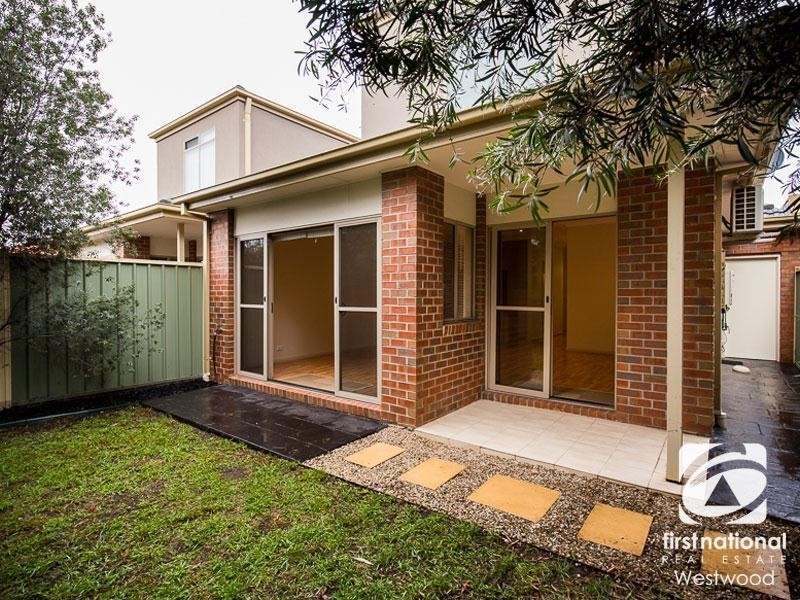 4/41 Hyde Park Terrace, Point Cook VIC 3030
