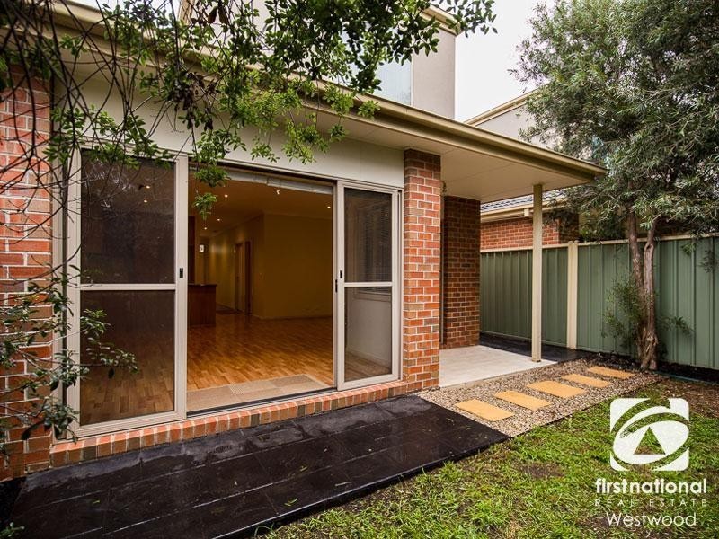 4/41 Hyde Park Terrace, Point Cook VIC 3030