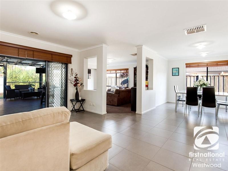 15 Emperor Parade, Tarneit VIC 3029