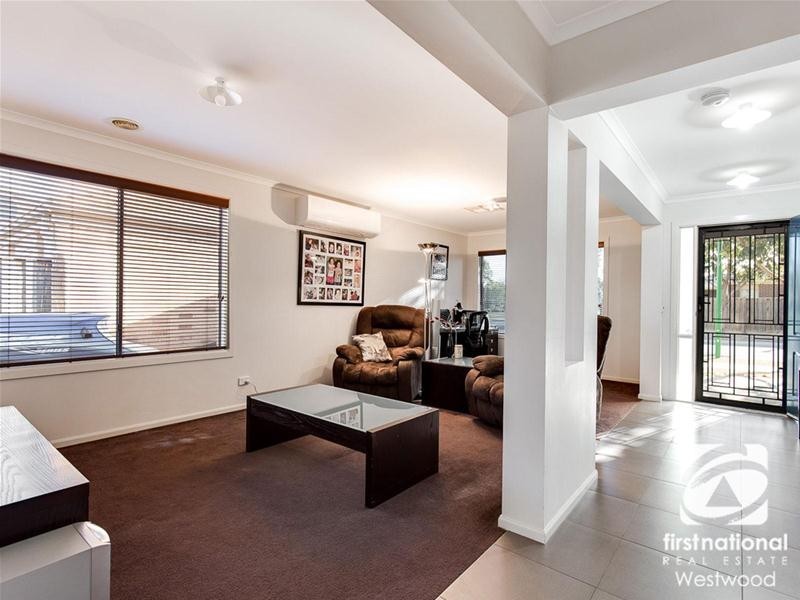 15 Emperor Parade, Tarneit VIC 3029